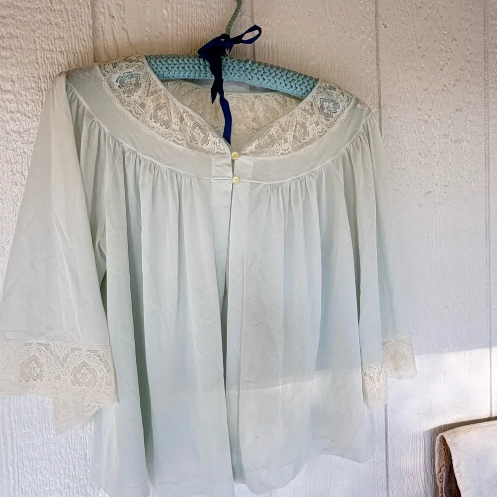 Vintage Lace Blue Cape Fits S-M-L - Picture 2 of 11